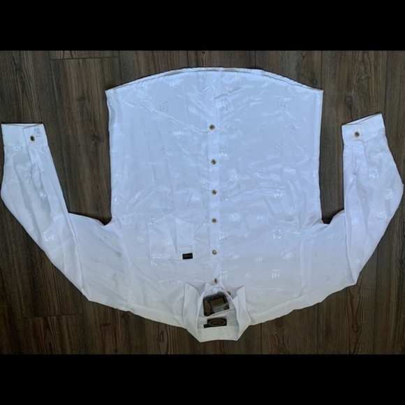 Shirt - Picture 1 of 6